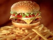 maf9ce40ee26-jidlo-hamburger-fast-food-c.jpg